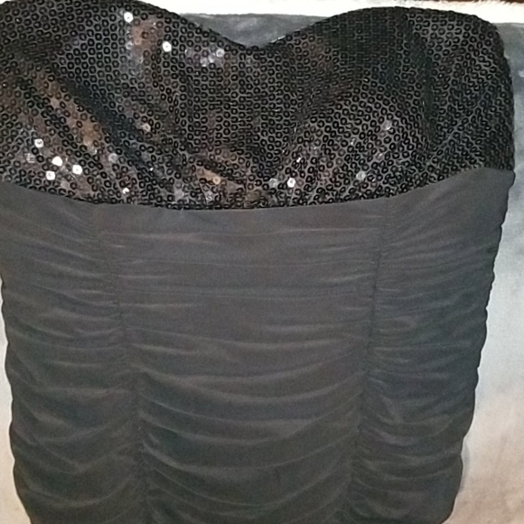 Dress - Picture 2 of 3